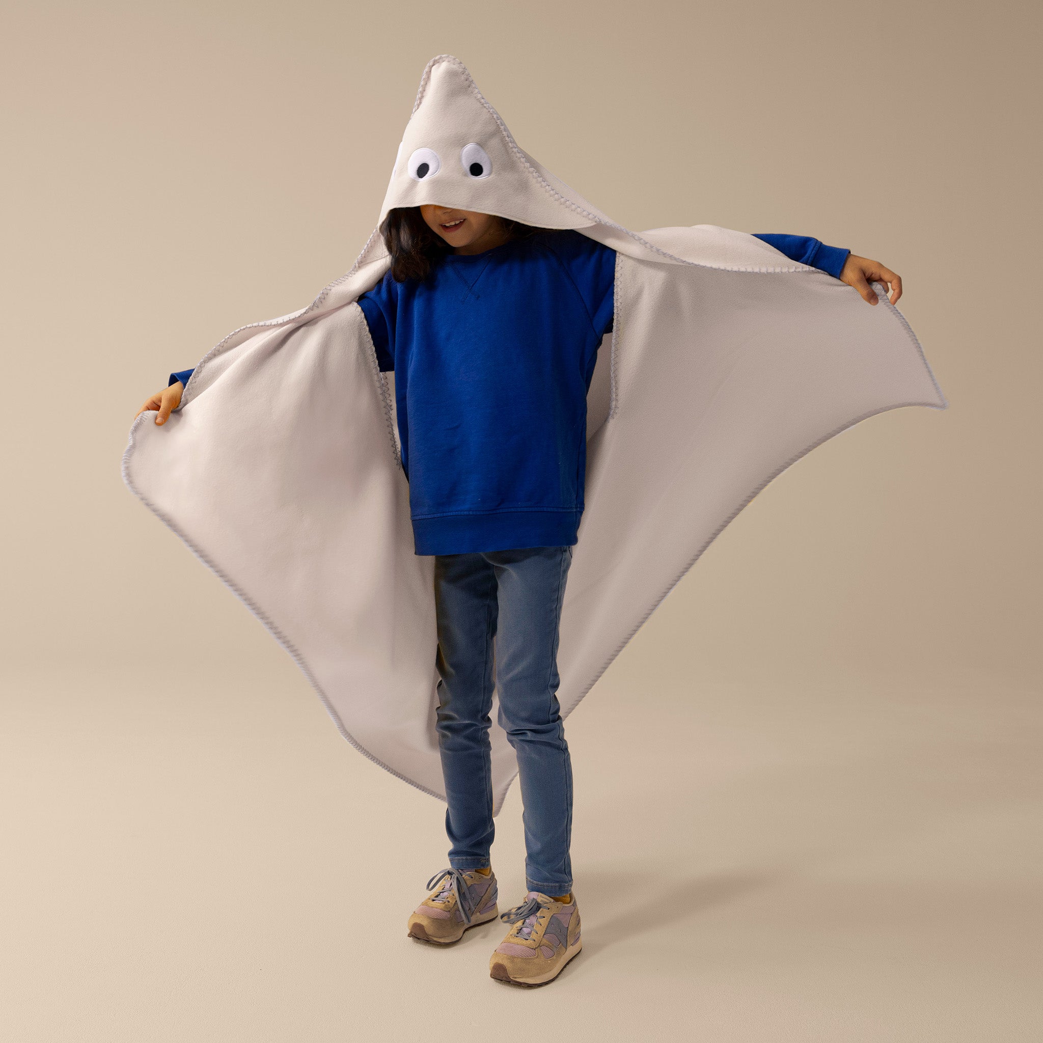 Poncho "Boo" – Almond Milk
