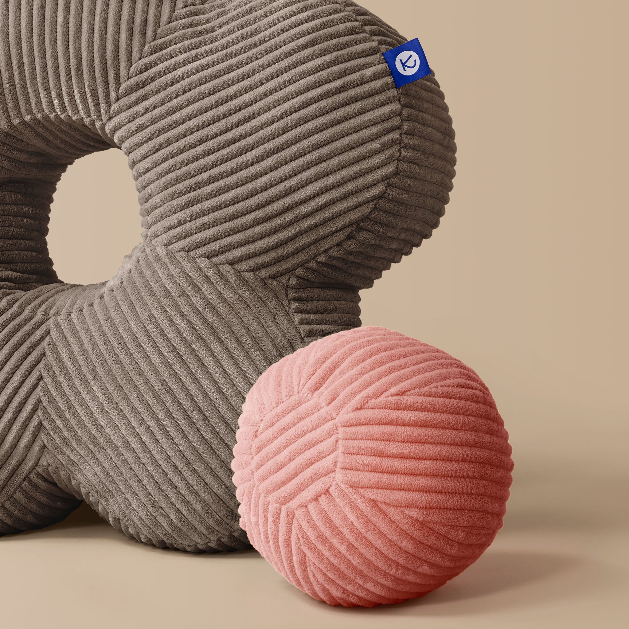 KOOJA Kissen Flower – Misty Taupe